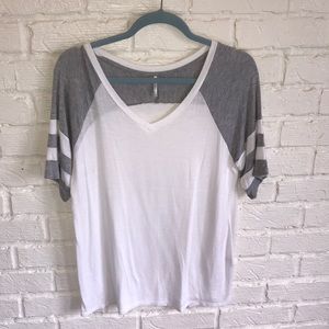 ••NWOT•• LADIES Casual V-Neck!!!